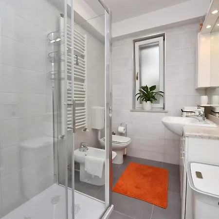 Lavizatic Gasthuis 3*