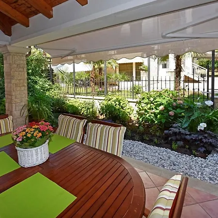 Casa de hóspedes Lavizatic 3*